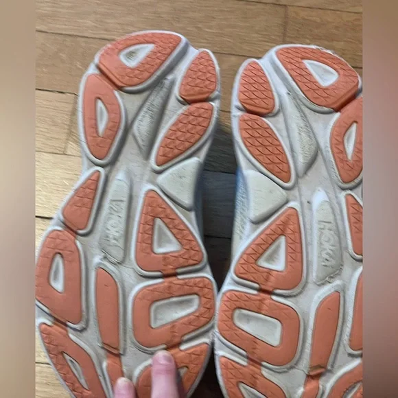 Hoka Women's Gray and Yellow Bondi 8 Running Shoes Size 9.5 - Picture 16 of 16